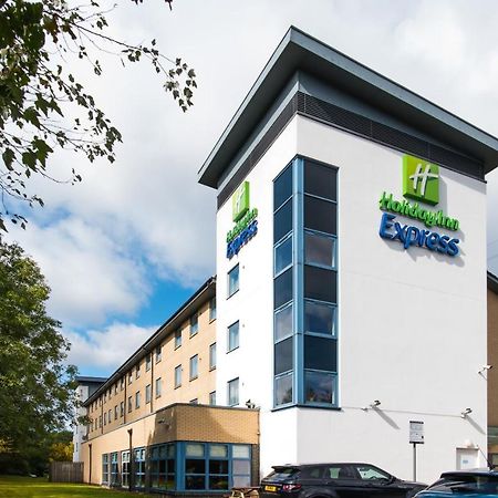 Holiday Inn Express Swindon West By Ihg Екстериор снимка