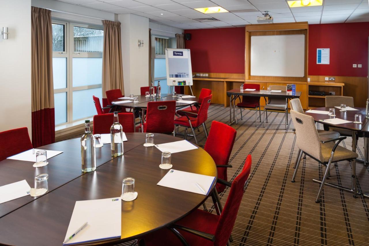 Holiday Inn Express Swindon West By Ihg Екстериор снимка
