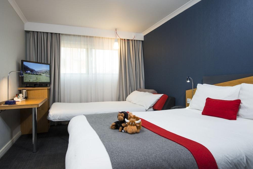 Holiday Inn Express Swindon West By Ihg Екстериор снимка