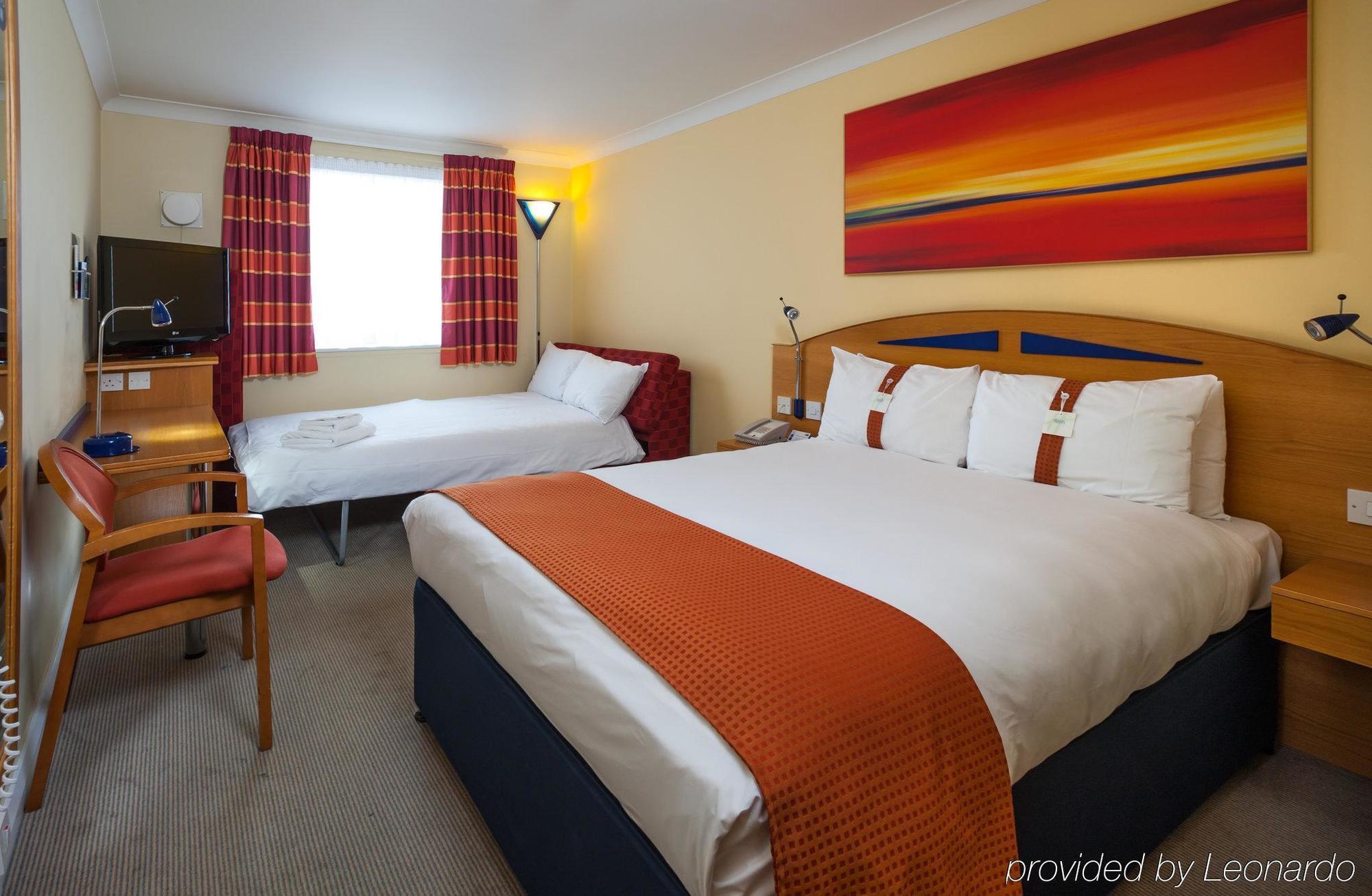 Holiday Inn Express Swindon West By Ihg Екстериор снимка