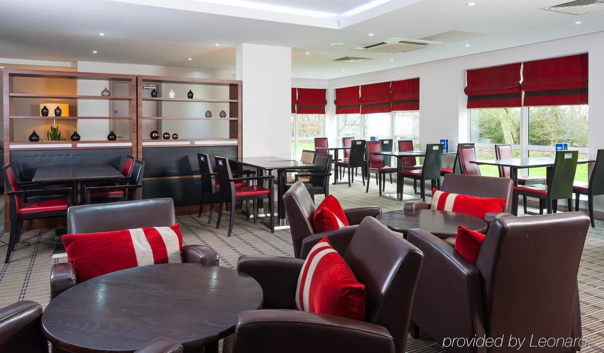 Holiday Inn Express Swindon West By Ihg Екстериор снимка