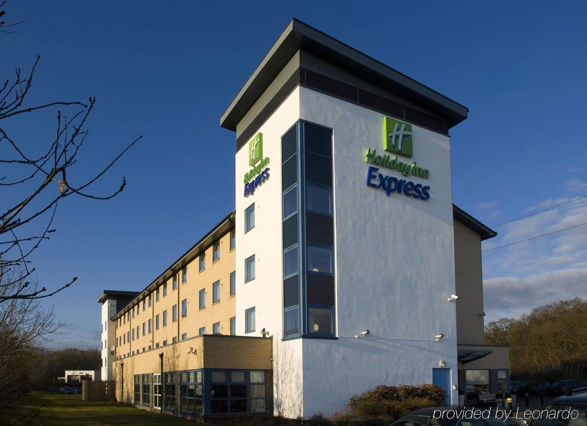 Holiday Inn Express Swindon West By Ihg Екстериор снимка